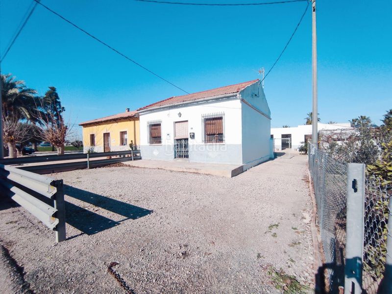Foto dfff0f76-ef97-4b76-bf89-069f0bf09d99. Casa amb aparcament a Dolores