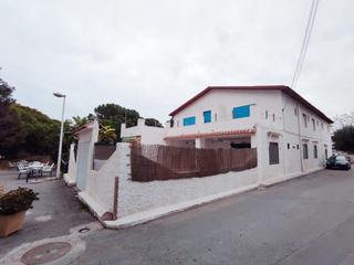Casa  Carrer costa-bella. Fantástico local y vivienda en urbanización costabella, guardama