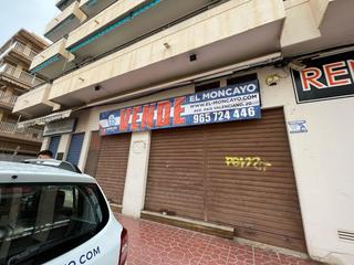 Local Comercial  Avenida avinguda de cervantes. Local comercial ubicado a 150m de las playas de guardamar del se