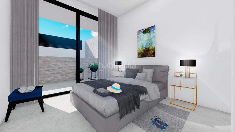 Foto 636a709a-cb8b-4c1d-8bd8-a28e22819363. Chalet with parking pool in Los Europeos Torrevieja