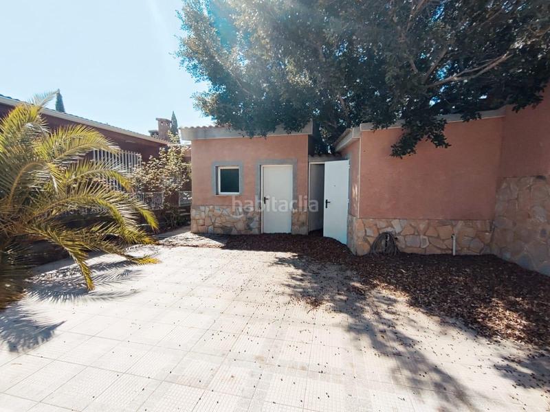 Foto 94581449-aa71-49c3-a615-f3a5aa44464e. Chalet con parcheggio piscina in La Marina Elche / Elx
