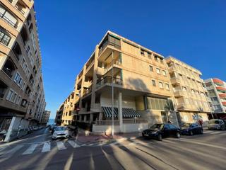 Dúplex  Avenida avenida de cervantes. Fantastico duplex en planta baja a 100 metros de las playas de g