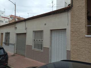 Casa  Jose antonio larramendi. Casa planta baja en el centro de guardamar del segura, alicante,