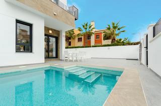 Chalet  Avenida avenida de las urracas. Fantastica villa de obra nueva en torrevieja, costa blanca sur