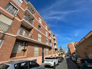 Apartament  Calle calle de federico garcía lorca. Fantástico apartamento a escasos 300m de las playas de guardamar