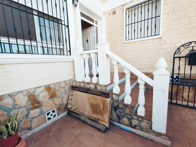 Foto e8c618d2-b0f2-406d-908a-ba12c021ee7c. Maison jumelée avec chauffage parking dans Rojales