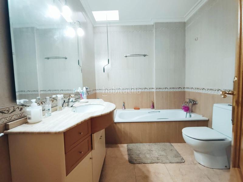 Foto f75170fc-88bc-4a05-8e0d-8b676721f563. Maison jumelée avec chauffage parking dans Rojales