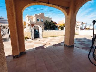 Chalet  Avenida santa pola. Fantástico chalet independiente con maravillosas vistas en urban