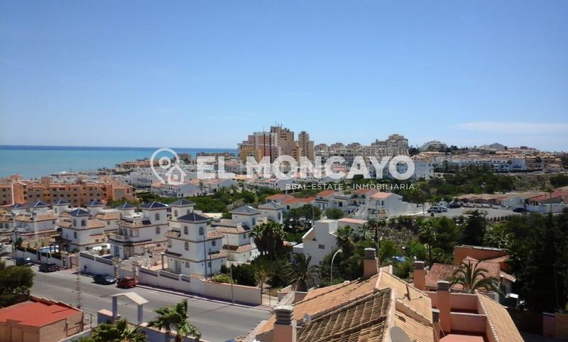 Foto 711e4e91-dd94-49fb-b2af-111312a8cf1a. Àtic amb calefacció aparcament piscina a Torreblanca Torrevieja