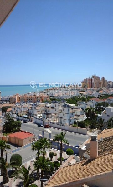 Foto c6042800-2653-49d9-9aee-2fb1ade807a9. Àtic amb calefacció aparcament piscina a Torreblanca Torrevieja