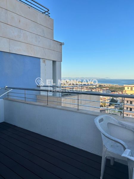 Foto ebe8a67a-3202-4db9-a72a-5185655626fa. Àtic amb calefacció aparcament piscina a Torreblanca Torrevieja
