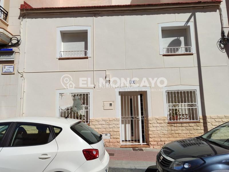 Foto bce9f1b4-19bc-4b83-8a1f-1088f708bcba. Casa adossada amb calefacció a Pueblo Guardamar del Segura