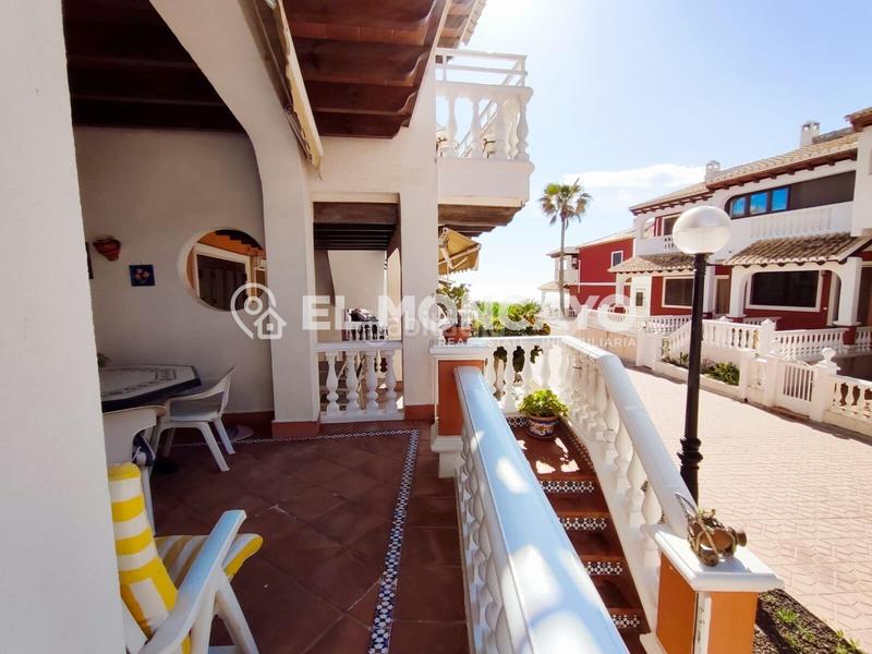 Foto 72312c2d-dfc7-4010-bbc2-423e1f84b86c. Maison jumelée avec parking dans Guardamar Playa Guardamar del Segura