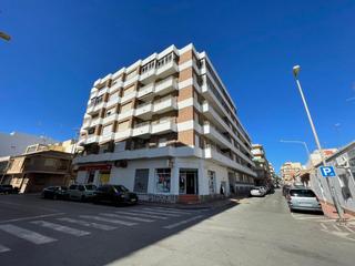 Pis  Calle crevillente. Fantastica planta baja a tan solo 300 metros de la playas de gua