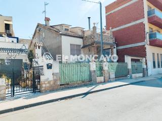 Maison  Calle calle del primero de mayo. Fantástico chalet independiente en la tranquila localidad de raf