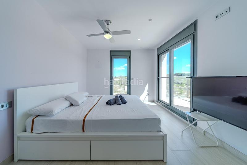 Foto 0f747fa1-2027-4075-a8d2-c8f77ce344b0. Chalet exclusivo chalet independiente en La Marina elcheel pinet en Elche / Elx