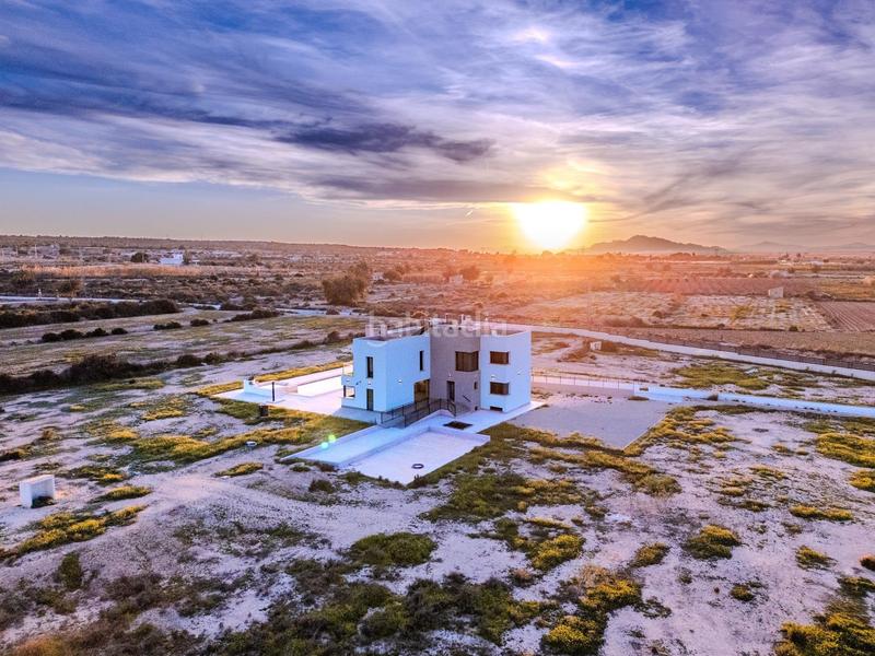 Foto 194191fd-9cc5-41c2-a84d-aedf7ee24e1d. Chalet exclusivo chalet independiente en La Marina elcheel pinet en Elche / Elx