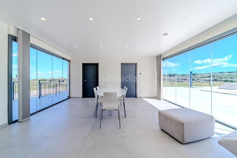 Foto 26cf4762-1d40-4c3d-9405-6cbacf74c656. Chalet exclusivo chalet independiente en La Marina elcheel pinet en Elche / Elx