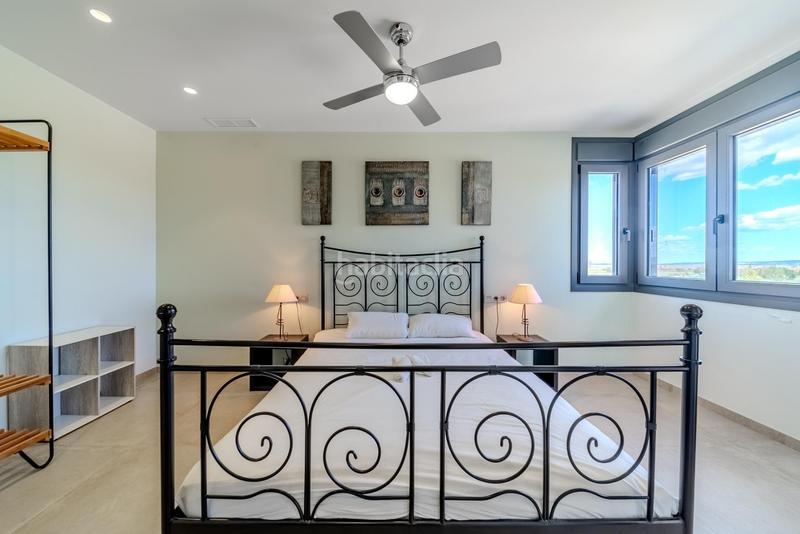 Foto 7dcf87a1-6306-498f-a01e-897f1f5fbb7d. Chalet exclusivo chalet independiente en La Marina elcheel pinet en Elche / Elx