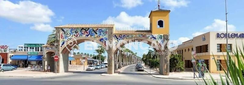 Foto b92cd9b2-f790-43b6-8f3f-9703165d3749. Casa a schiera con parcheggio in Santiago de La Ribera San Javier