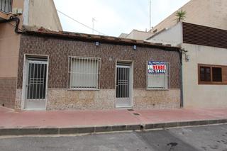 Casa  Calle madrid. Fantástica casa de pueblo a escasos metros del centro de guardam
