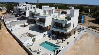 Chalet à Pilar de la Horadada Ciudad. Estupendos chalets de obra nueva en lo romero golfpilar de la ho