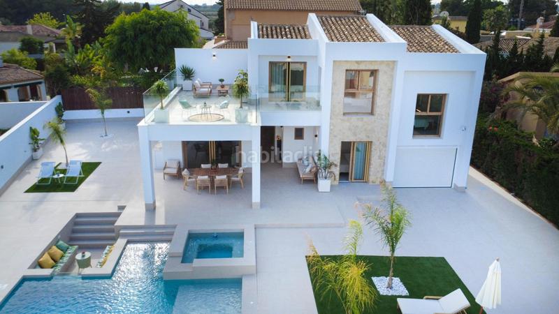 Foto 130cf30b-447a-4d44-ad84-10348a03822e. Chalet lujosa villa llave en mano en Campoamor costacosta blanca en Orihuela