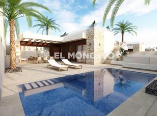 Chalet en Rojales. Fantástico chalet de obra nueva con piscina privada junto al cam