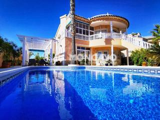 Chalet  Calle tiberiades. Villa independiente con piscina privada en la floridalos almendr