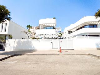 Xalet a Los Secanos. Fantástico chalet con vistas al mar y piscina privada en guardam