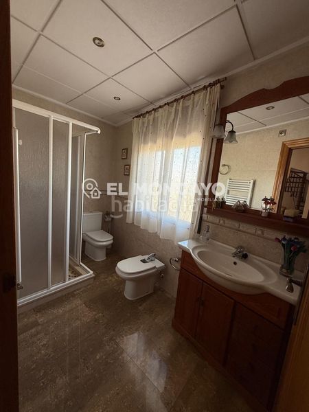 Foto f4c00358-31ff-4f92-8f76-ba074bef3176. Xalet amb calefacció aparcament piscina a Almoradí