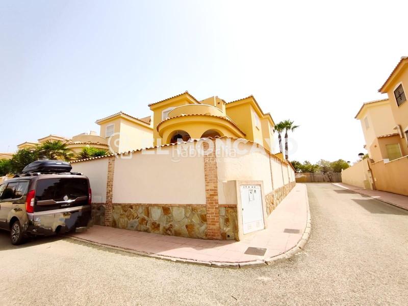 Foto a43d509f-4872-4be4-8932-0f77d52661cd. Chalet fantástico chalet independiente cerca del exclusivo campo de golf la marquesa, en ciudad quesada, en Rojales