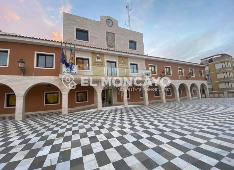 Foto 4ffd6dc8-8025-41a3-af71-b9cd75a79fe4. Edificio fantástico edificio a la venta, antiguo hostal, a 700m de las playas , alicante en Guardamar del Segura