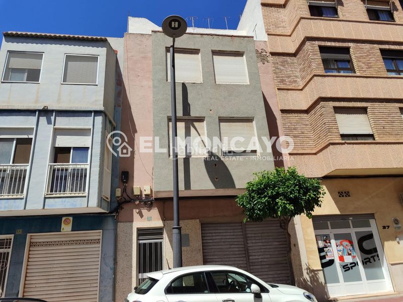 Foto 701c18a2-9d59-487c-86df-8451fffeb939. Edificio fantástico edificio a la venta, antiguo hostal, a 700m de las playas , alicante en Guardamar del Segura