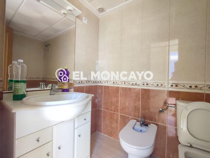 Foto 101b31c2-f6dc-4ab1-ba0f-9b9c69222c20. Àtic amb aparcament piscina a Puerto Deportivo Guardamar del Segura