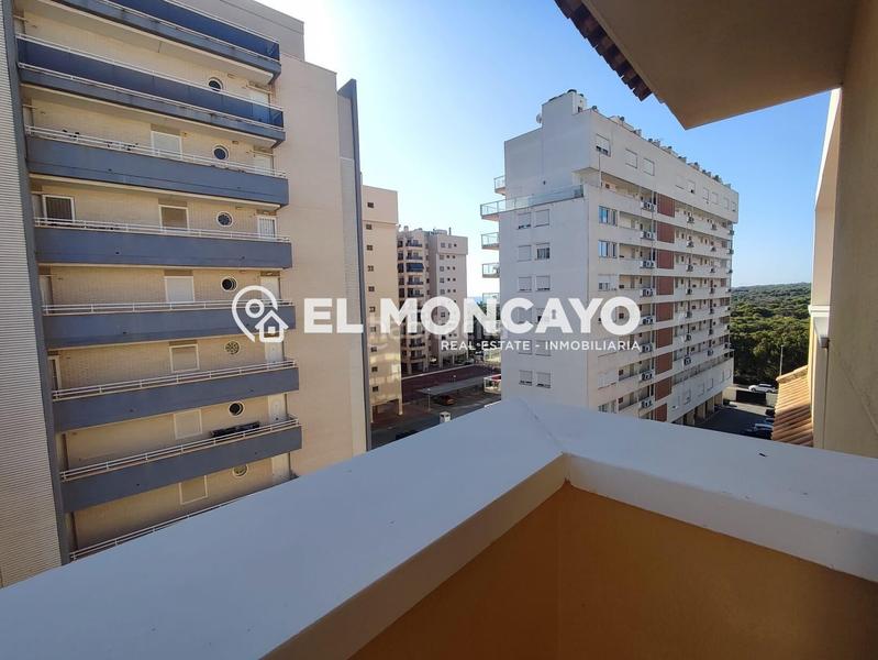 Foto 1aeedb9f-3838-41a1-a9b0-0982d0f94f0d. Àtic amb aparcament piscina a Puerto Deportivo Guardamar del Segura