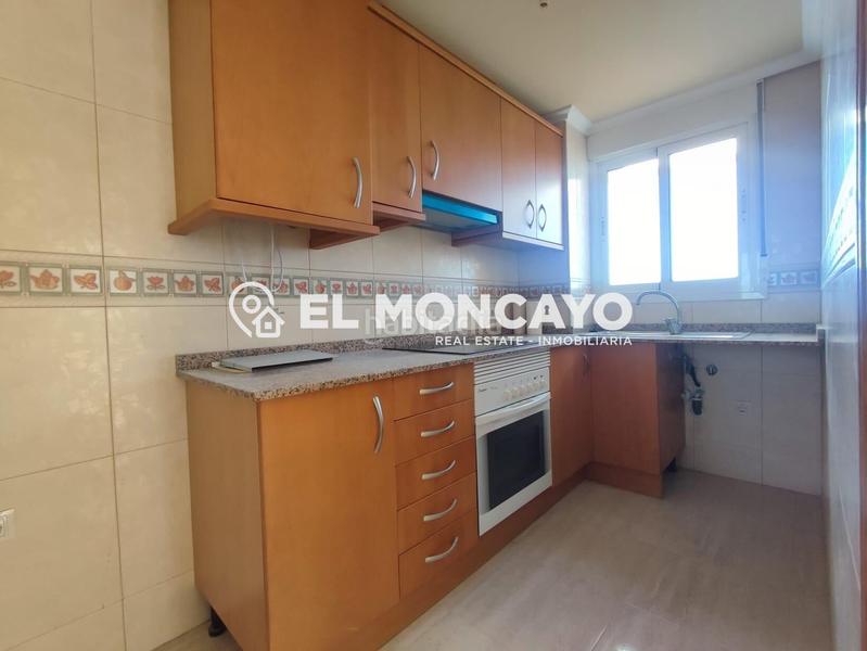 Foto 2ae0261f-48e6-440a-9104-e84eb7eeeb8a. Àtic amb aparcament piscina a Puerto Deportivo Guardamar del Segura