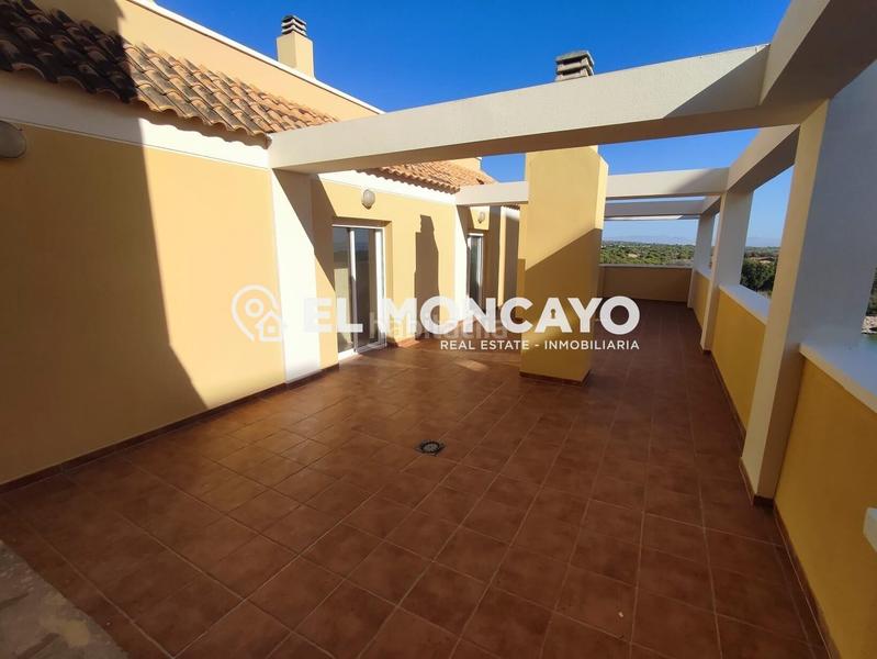 Foto 8558c202-d884-4a23-b4e1-5381b5d5d49a. Àtic amb aparcament piscina a Puerto Deportivo Guardamar del Segura