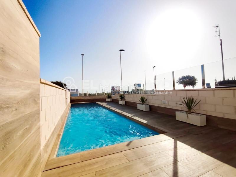 Foto e047c00d-5014-4e07-a671-87e59f4c4f03. Maison jumelée avec chauffage parking piscine dans Los Secanos Guardamar del Segura