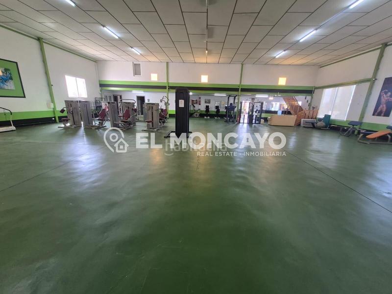 Foto ffea0e3c-a9d0-4dbc-9e46-8b4299e6c1ca. Nau industrial a Daya Nueva