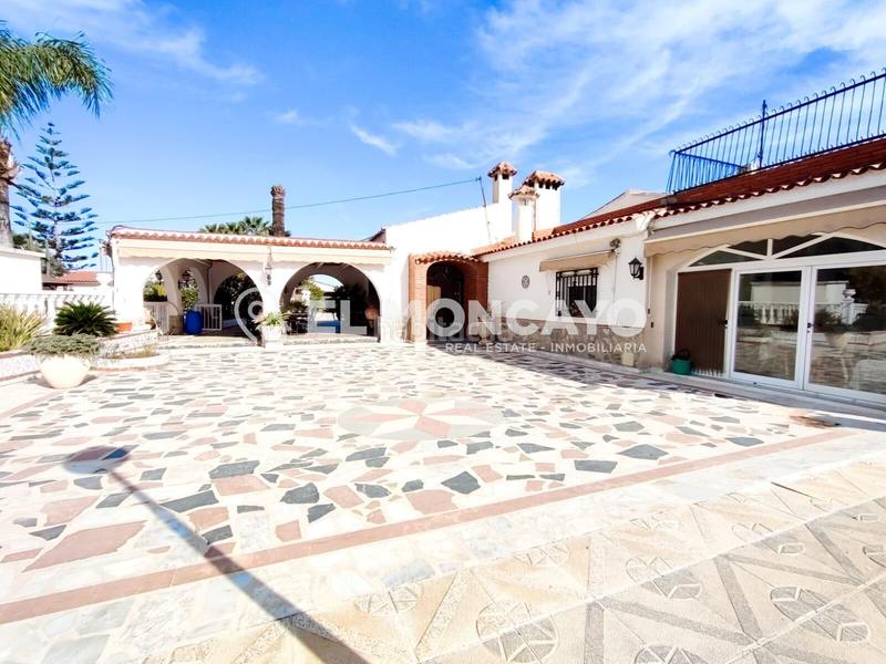 Foto 3fcbb76a-6056-442e-8b69-655b59211207. Chalet con riscaldamento parcheggio piscina in La Foia - Daimés - Asprella Elche / Elx