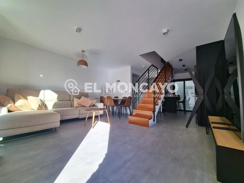 Foto 3c800ef6-d503-42b6-ba31-fe3eb9452196. Casa adosada fantástico adosado junto a la playa de milpalmeras, , costa blanca en Pilar de la Horadada