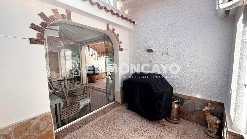 Foto 09568ec3-4036-4256-9306-439b9b8e6fe7. Xalet amb calefacció aparcament piscina a Centro de la Ciudad Quesada Rojales