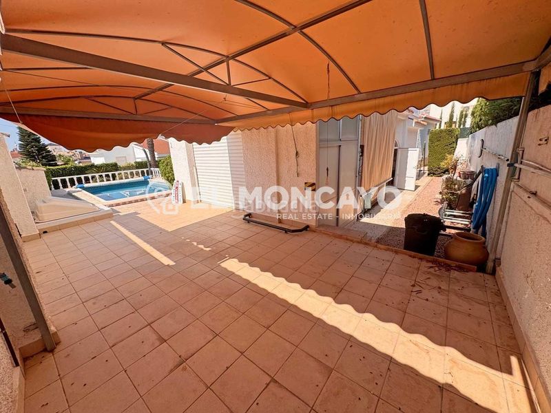 Foto 0ac0c282-6521-4144-92ee-8f78f665c3bc. Xalet amb calefacció aparcament piscina a Centro de la Ciudad Quesada Rojales