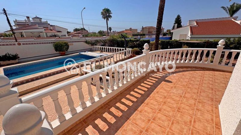 Foto 4c1fb6f2-56d1-4667-8e32-a4cc88dfbeba. Xalet amb calefacció aparcament piscina a Centro de la Ciudad Quesada Rojales