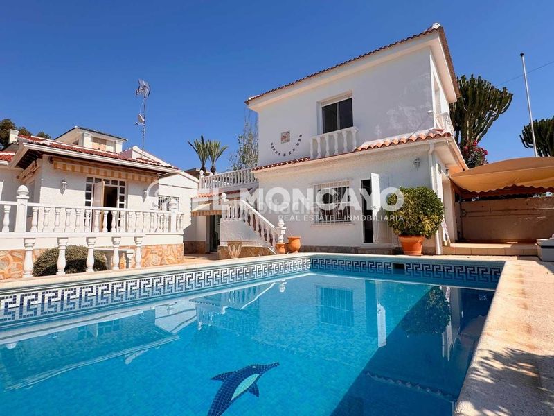 Foto 70d67500-d79f-48cf-80e8-04078c53f5f7. Xalet amb calefacció aparcament piscina a Centro de la Ciudad Quesada Rojales