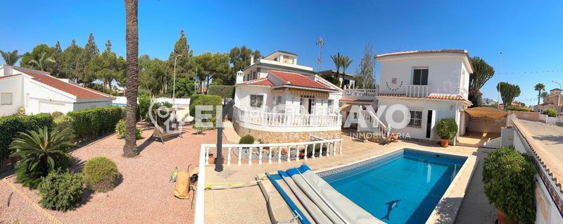 Foto b83db5b4-95bb-4984-8d25-af9b589b50fc. Xalet amb calefacció aparcament piscina a Centro de la Ciudad Quesada Rojales