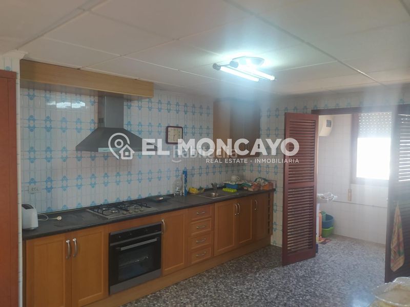 Foto 38f8f359-c96e-4d64-9ff9-360d5e2d0b53. Casa amb aparcament a Bigastro