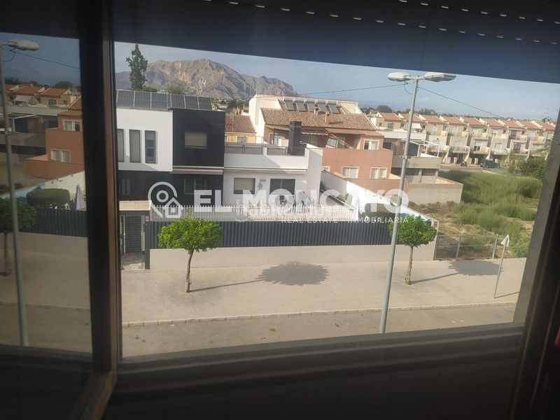 Foto 988c54dd-9ed8-4fb6-93cf-2ea524e6de8c. Casa amb aparcament a Bigastro