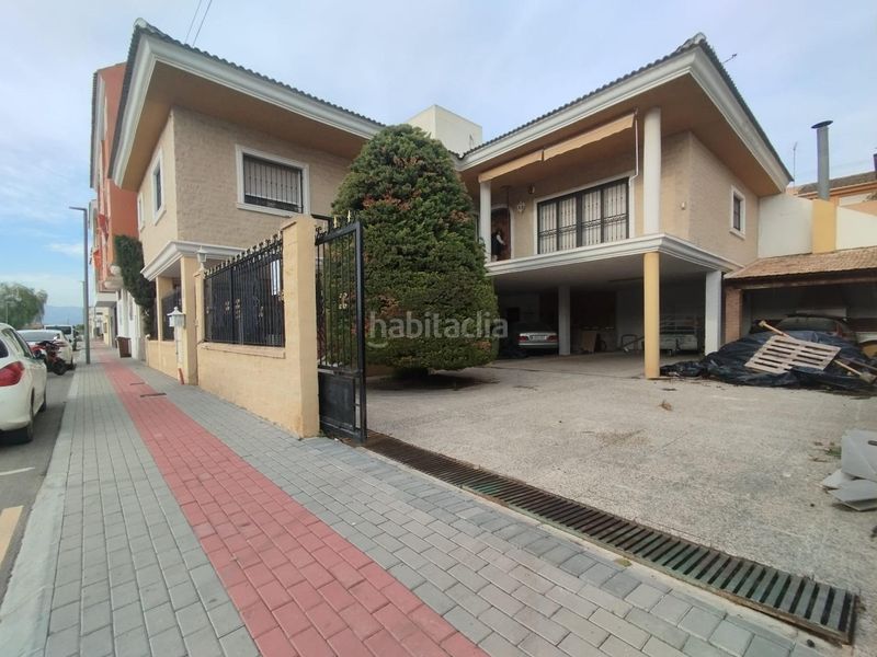 Foto 74253a56-3e4c-4c16-841a-b4bc22c9ed10. Casa amb aparcament a Dolores